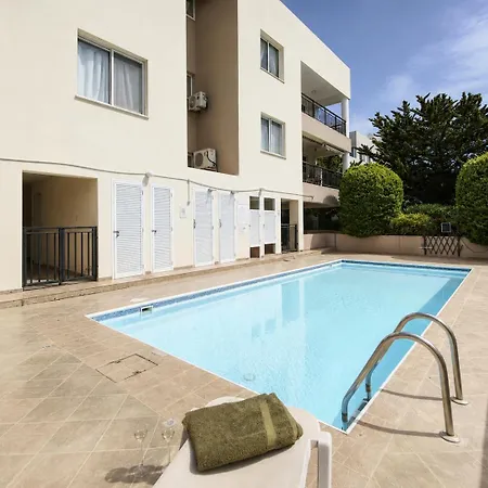 Olive Retreat - 1 Bdr - Pool, Balcony, Parking *