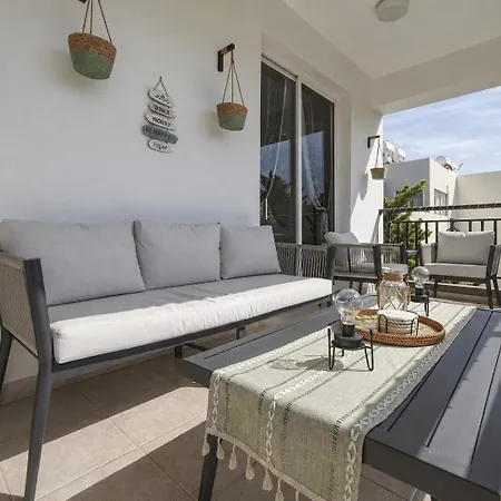 Olive Retreat - 1 Bdr - Pool, Balcony, Parking Paphos